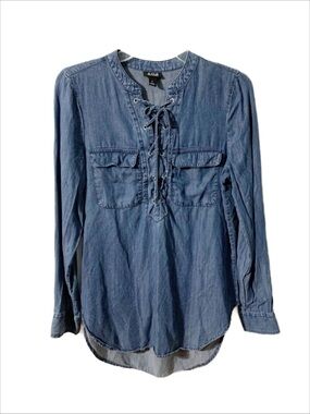 a.n.a. Hi-Lo Chambray Tunic Length Lace-Up Front Blouse Pockets w Flap Closures